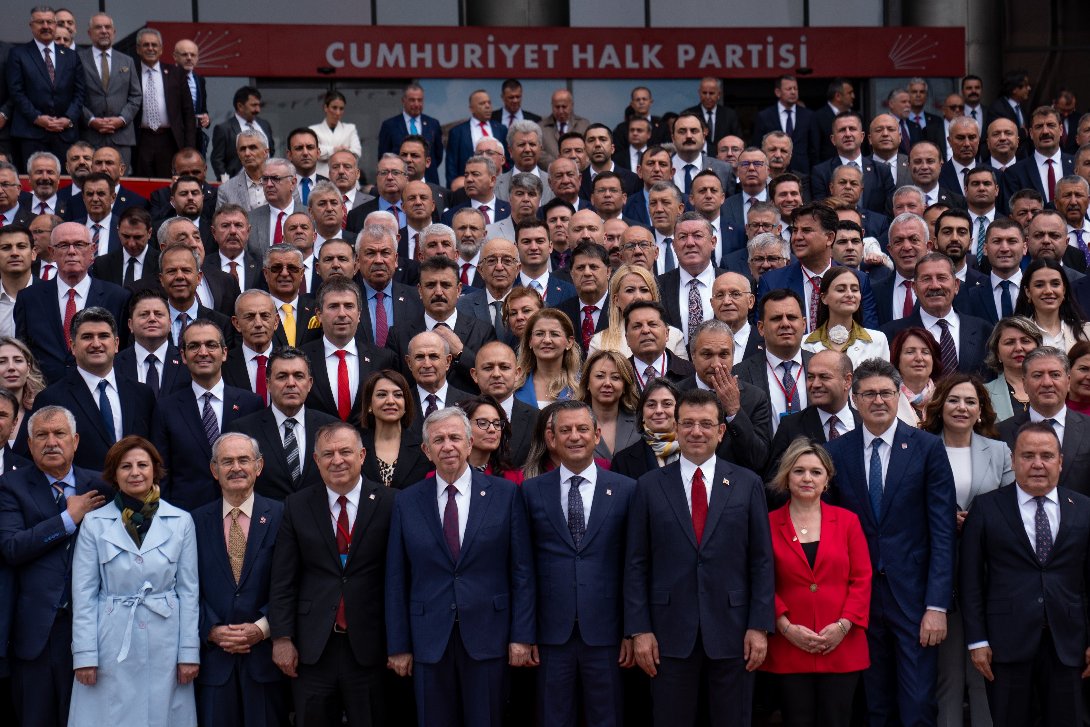 Özgür Özel erken seçime kapıyı kapattı: Seçmenle akdi bozmak demek Özgür Özel erken seçime kapıyı kapattı: Seçmenle akdi bozmak demek - 1. Resim