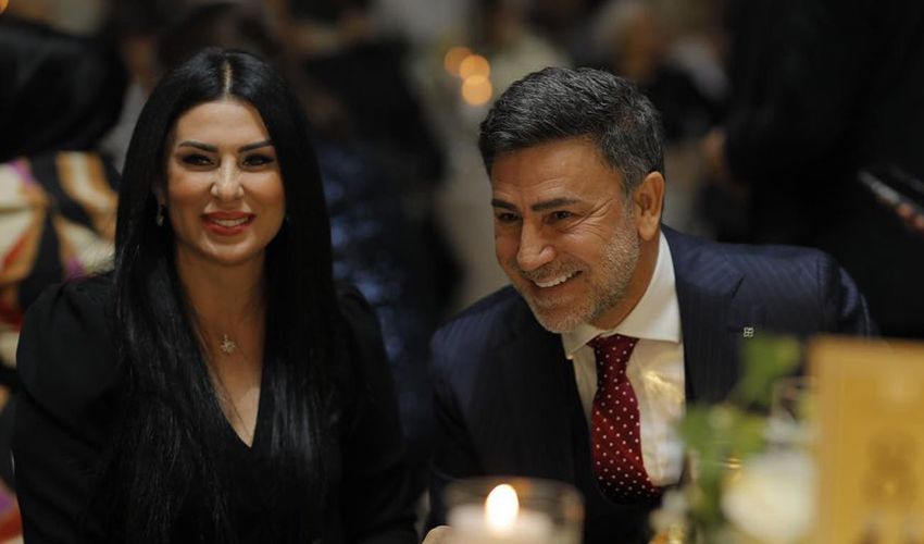 Sır gibi saklıyordu! İzzet Yıldızhan’dan 23 yıllık eşiyle ilk fotoğraf Sır gibi saklıyordu! İzzet Yıldızhan’dan 23 yıllık eşiyle ilk fotoğraf - 2. Resim
