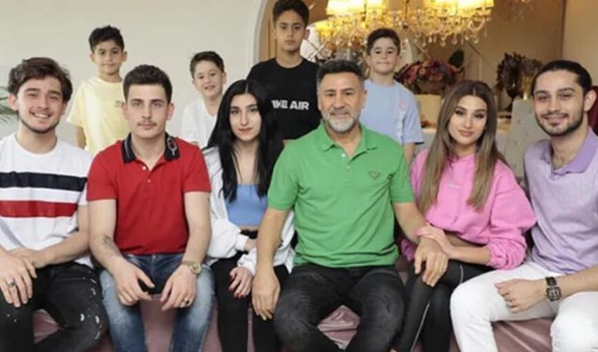 Sır gibi saklıyordu! İzzet Yıldızhan’dan 23 yıllık eşiyle ilk fotoğraf Sır gibi saklıyordu! İzzet Yıldızhan’dan 23 yıllık eşiyle ilk fotoğraf - 1. Resim