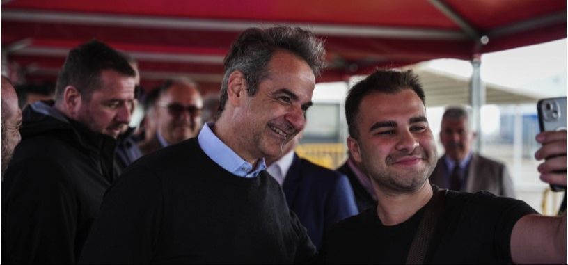 Türk vatandaşlarına sıcak karşılama! Miçotakis kapıda karşıl - 1. Resim