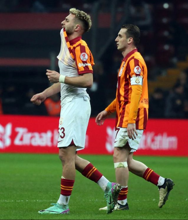 Arda Turan durdu durdu Okan Buruk itirafını patlattı: "Adam başımıza dert oldu" Arda Turan durdu durdu Okan Buruk itirafını patlattı: "Adam başımıza dert oldu" - 2. Resim