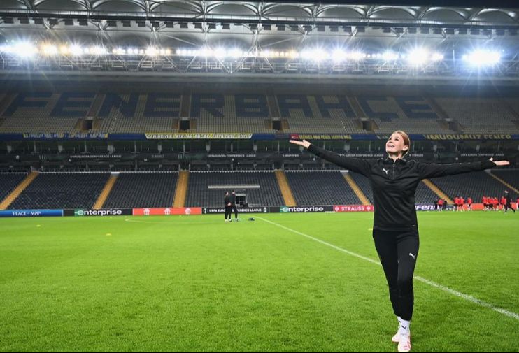 Fenerbahçe'den sürpriz imza! Sarı-lacivertliler sezon bitmeden ilk transferini yaptı Fenerbahçe'den sürpriz imza! Sarı-lacivertliler sezon bitmeden ilk transferini yaptı - 2. Resim