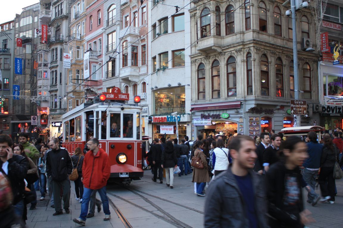 İstanbul'un kalbinde yeni dönem: İBB'den İstiklal Caddesi için karar İstanbul'un kalbinde yeni dönem: İBB'den İstiklal Caddesi için karar - 1. Resim