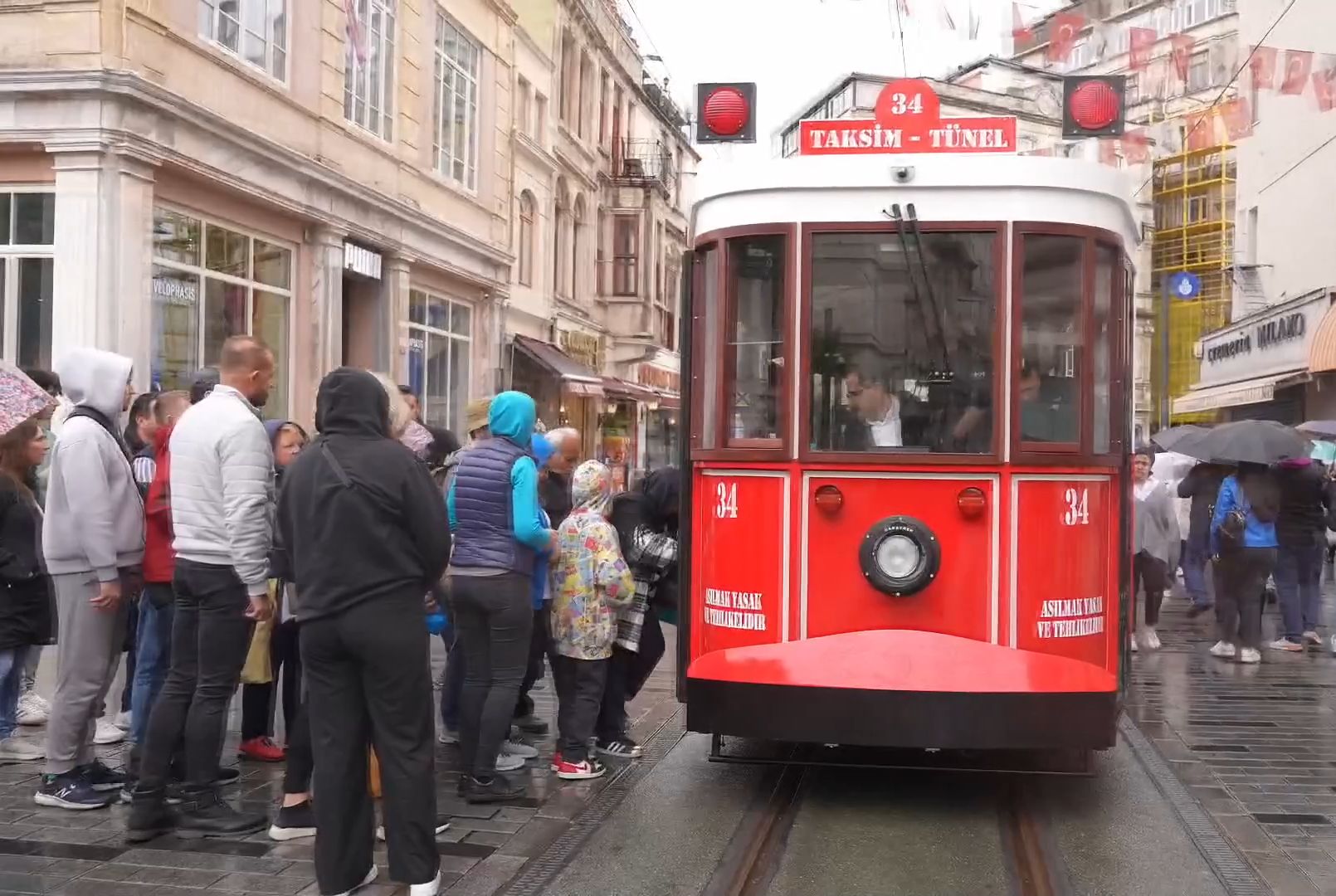 İstanbul'un kalbinde yeni dönem: İBB'den İstiklal Caddesi için karar İstanbul'un kalbinde yeni dönem: İBB'den İstiklal Caddesi için karar - 3. Resim