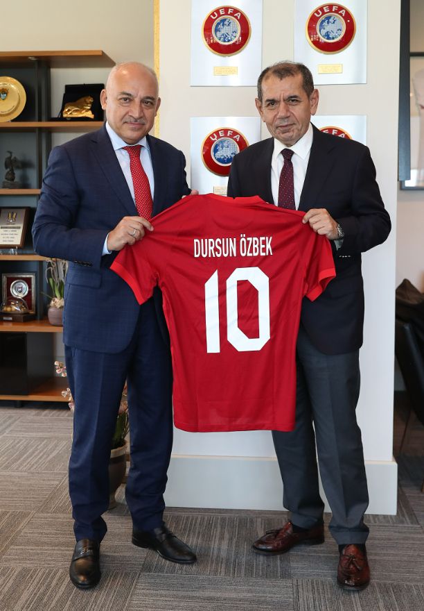 TFF'ye tam saha press! Ya Haziran ya imza! Dursun Özbek ve Mehmet Büyükekşi... TFF'ye tam saha press! Ya Haziran ya seçim! Dursun Özbek ve Mehmet Büyükekşi... - 1. Resim