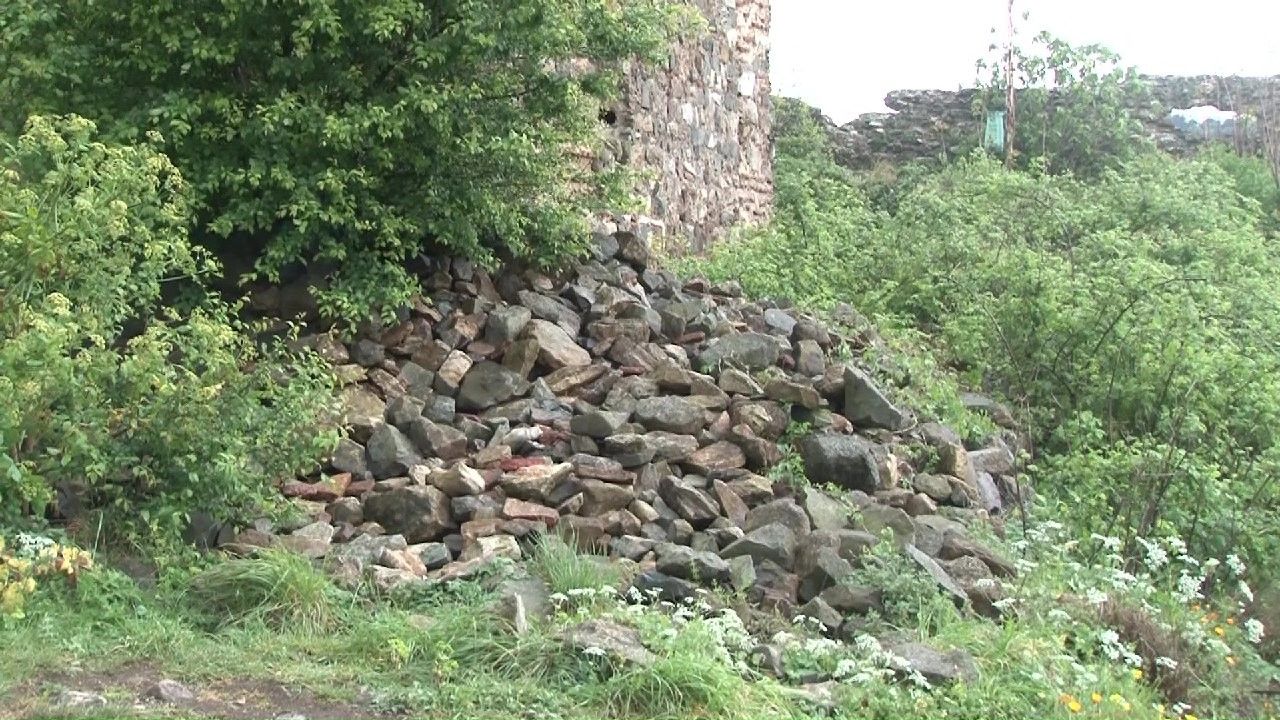 Yoros Kalesi'nde restorasyon bilmecesi: Çökecek hale geldi - 4. Resim