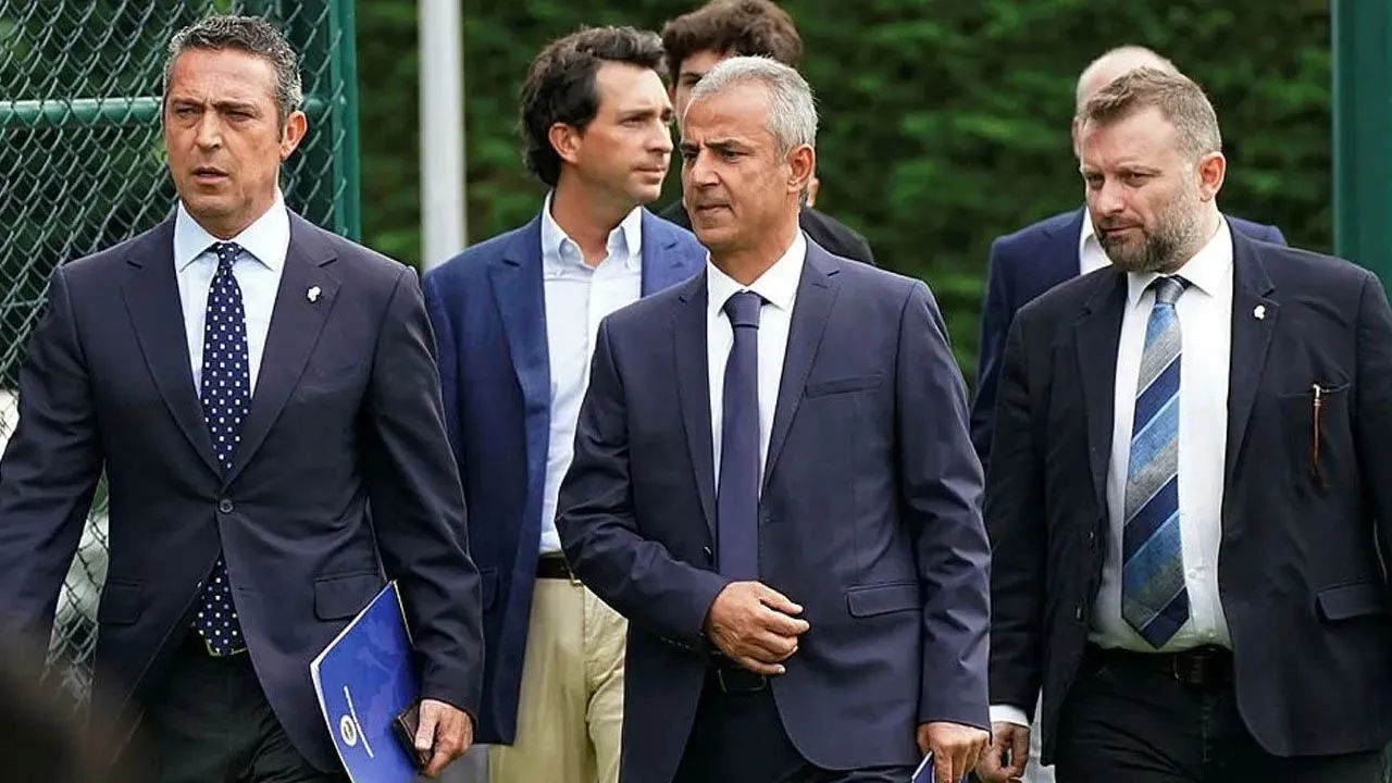 Fenerbahçe’de yeni dönem başlıyor! Ali Koç adaylık kararını verdi Fenerbahçe’de yeni dönem başlıyor! Ali Koç adaylık kararını verdi - 1. Resim