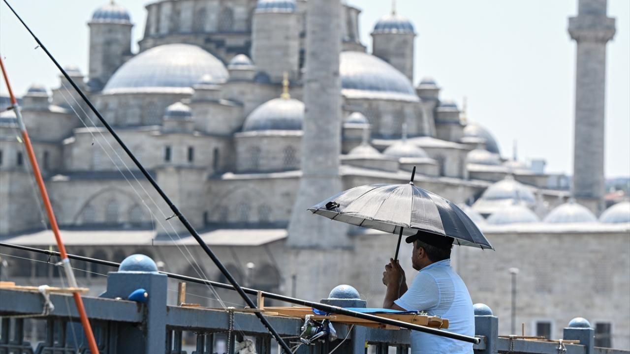 İstanbul Valiliği'nden sıcaklık uyarısı: Termometreler 25 dereceyi aşacak İstanbul Valiliği'nden sıcaklık uyarısı: Termometreler 25 dereceyi aşacak - 2. Resim