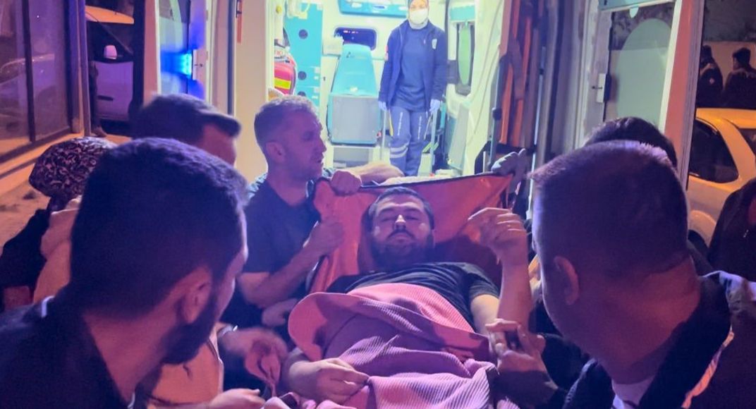 Kiracı, dükkan sahibini vurdu; aileler birbirine girdi Kiracı, dükkan sahibini vurdu; aileler birbirine girdi - 1. Resim