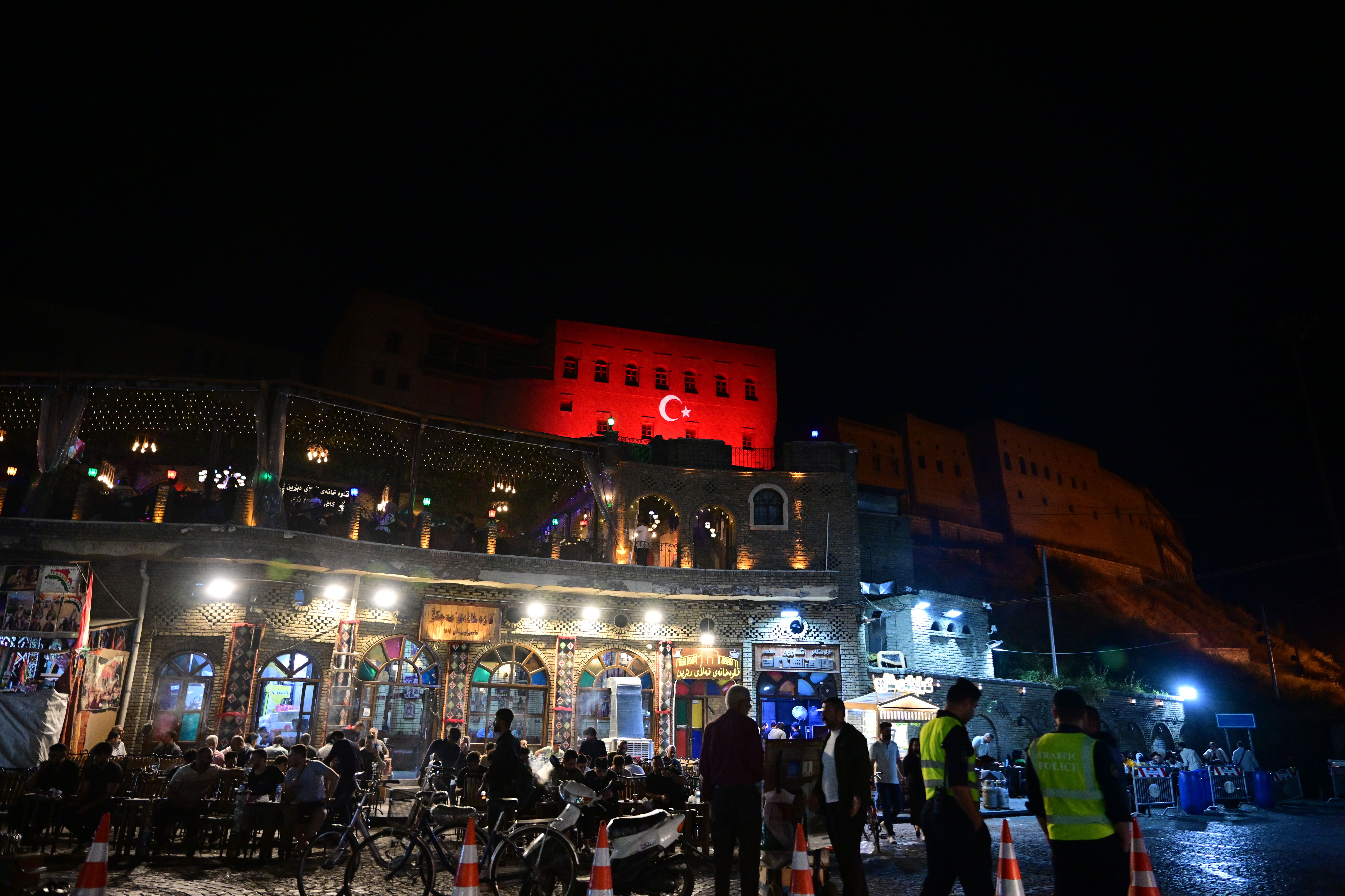 Sokaklarda dalga dalga Türk bayrağı... Irak halkı Cumhurbaşkanı Erdoğan'ı gözlüyor! - 2. Resim