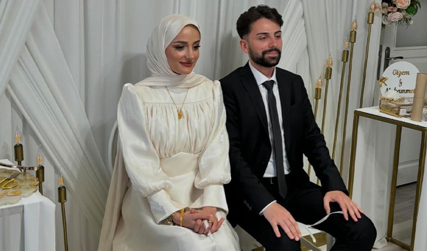 ‘Amin’ videosuyla gündem olan Gizem Yıldız nişanlandı! Sosyal medyada yapılan yorumlara sitem etti ‘Amin’ videosuyla gündem olan Gizem Yıldız nişanlandı! Sosyal medyada yapılan yorumlara sitem etti - 1. Resim