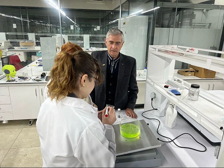 Astronotlar uzayda bulunan radyasonlardan akrep derisi ile korunacak! - 1. Resim