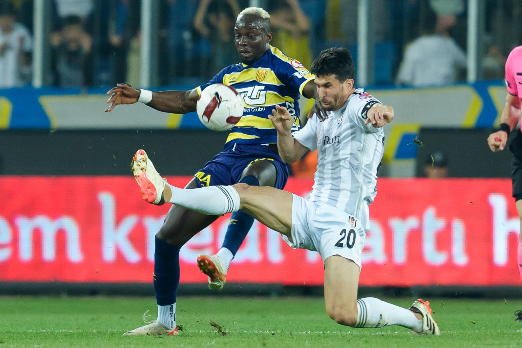 Başkent'te sessiz gece! Ankaragücü - Beşiktaş maçında gol yok | Türkiye Kupası yarı final turu - 1. Resim