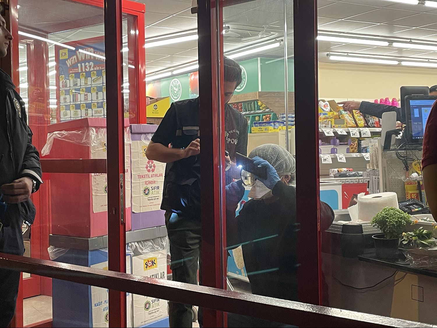 Bursa'da dehşet! Alış veriş yapmak i&ccedil;in markete gitti, canından oldu - 1. Resim