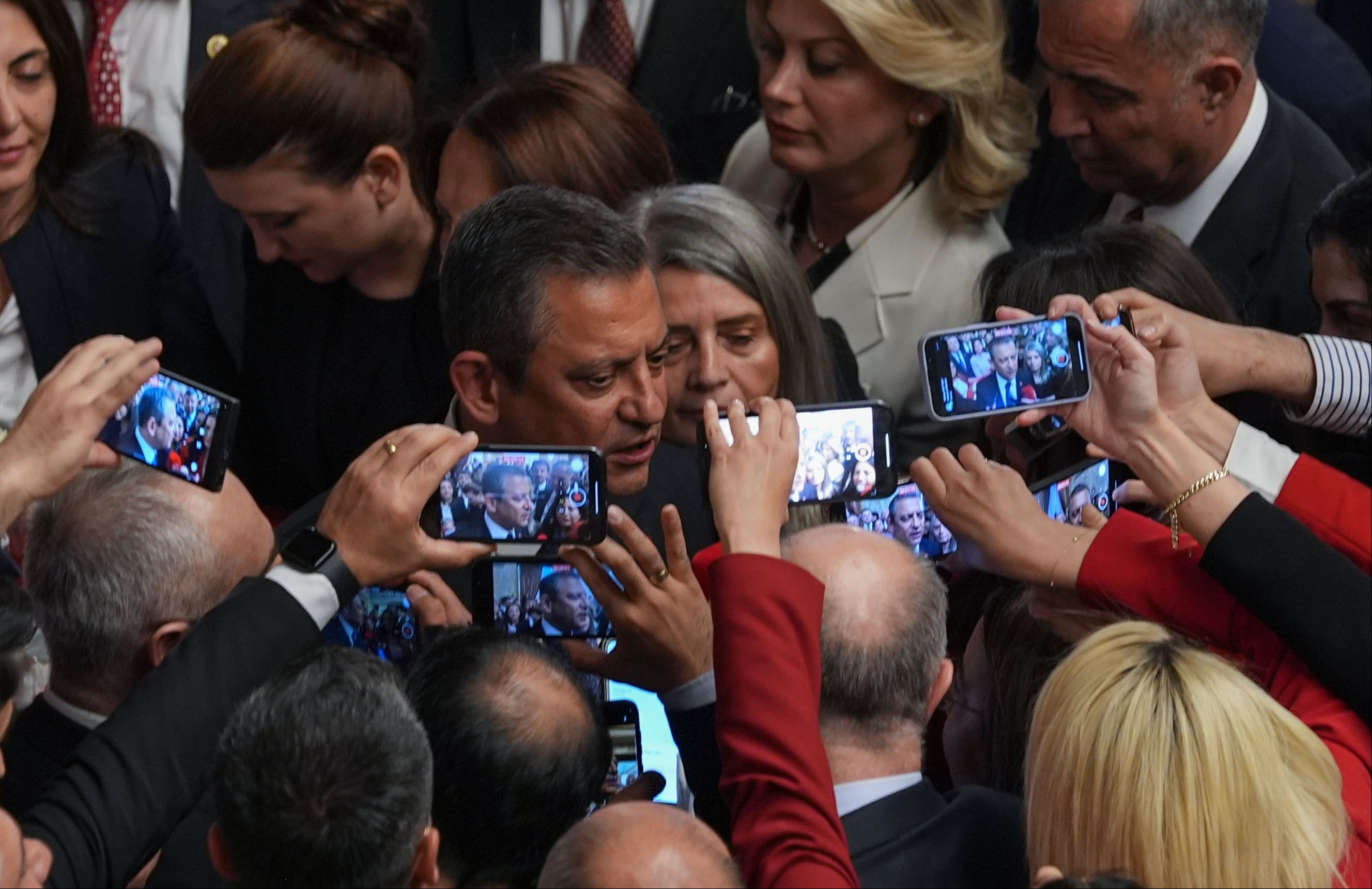 Cumhurbaşkanı Erdoğan CHP lideri Özgür Özel ile TBMM'de bir araya geldi Cumhurbaşkanı Erdoğan CHP lideri Özgür Özel ile TBMM'de bir araya geldi - 5. Resim