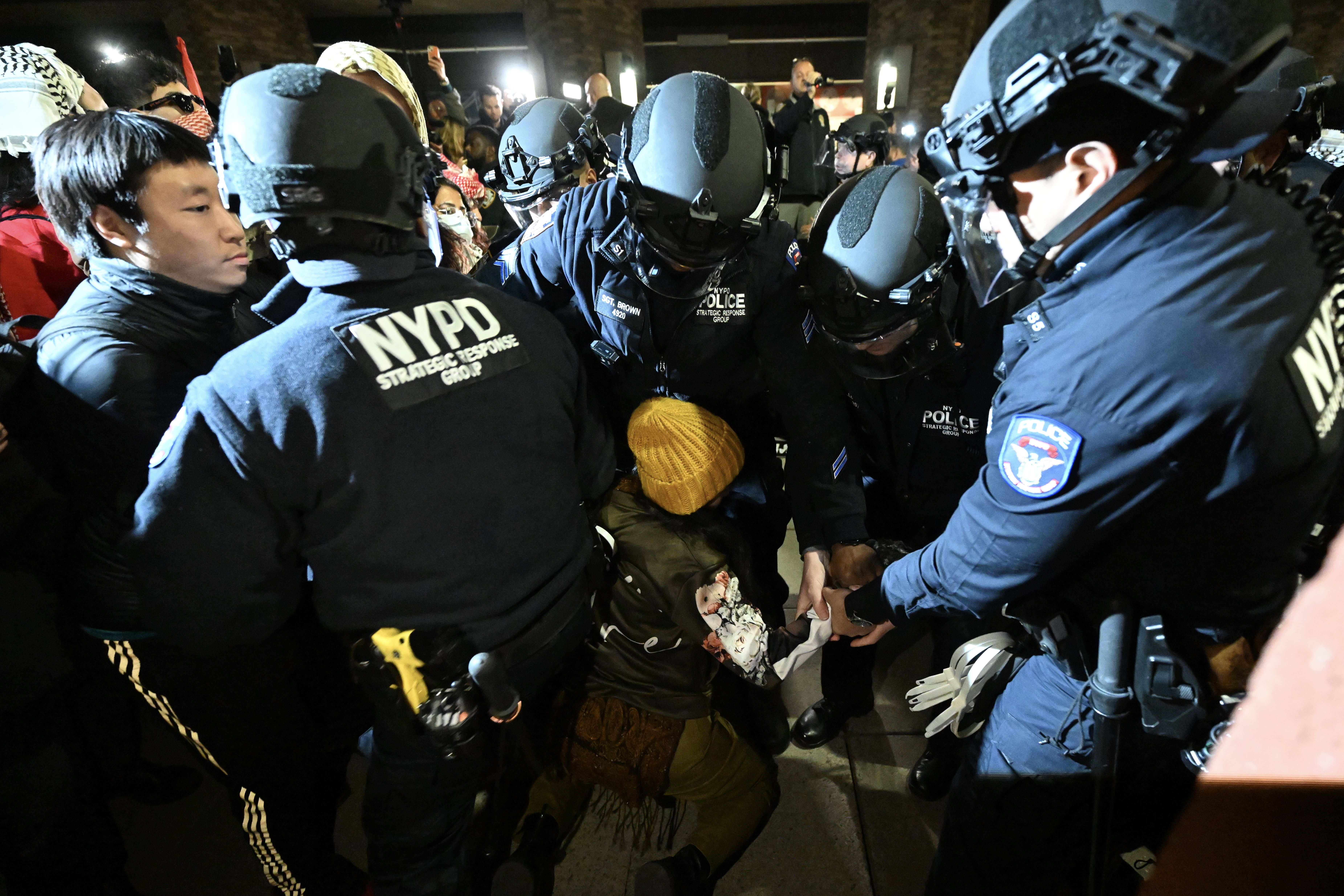 Gazze'de son durum... İsrail ordusu Filistinlileri ellerinden kelepçeleyerek şehit etti - 2. Resim