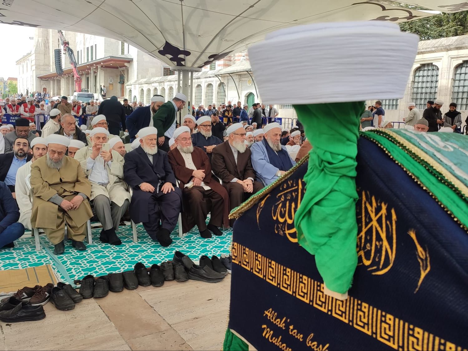 İsmailağa Cemaati lideri Hasan Kılıç Hoca Efendi, son yolculuğuna uğurlandı - 1. Resim