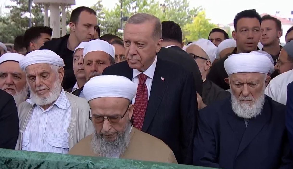 İsmailağa Cemaati lideri Hasan Kılıç Hoca Efendi, son yolculuğuna uğurlanıyor - 3. Resim