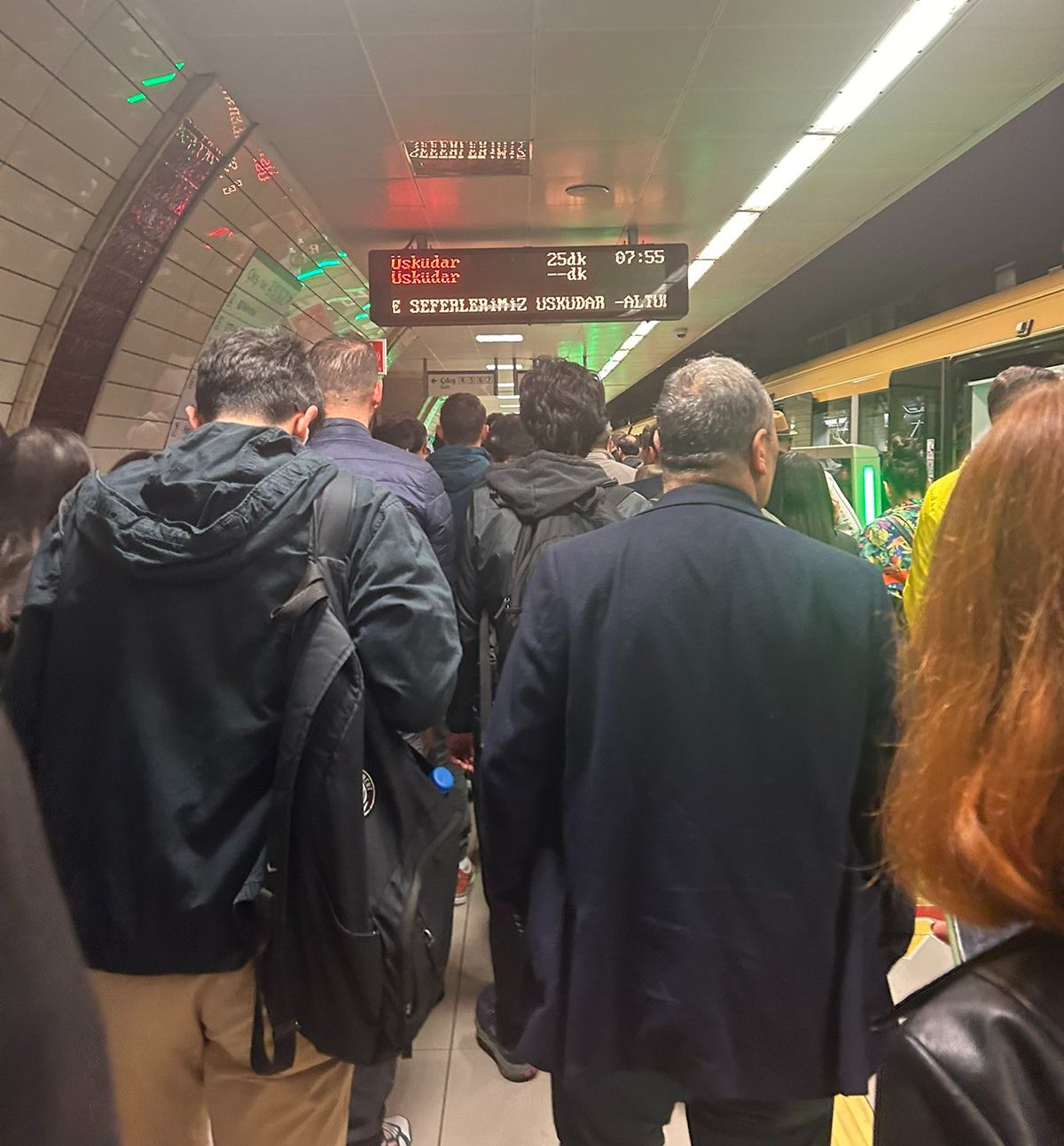 M5 Üsküdar-Samandıra metro hattında teknik arıza devam ediyor! Seferler gecikmeli... M5 Üsküdar-Samandıra metro hattında teknik arıza devam ediyor! Seferler gecikmeli... - 2. Resim