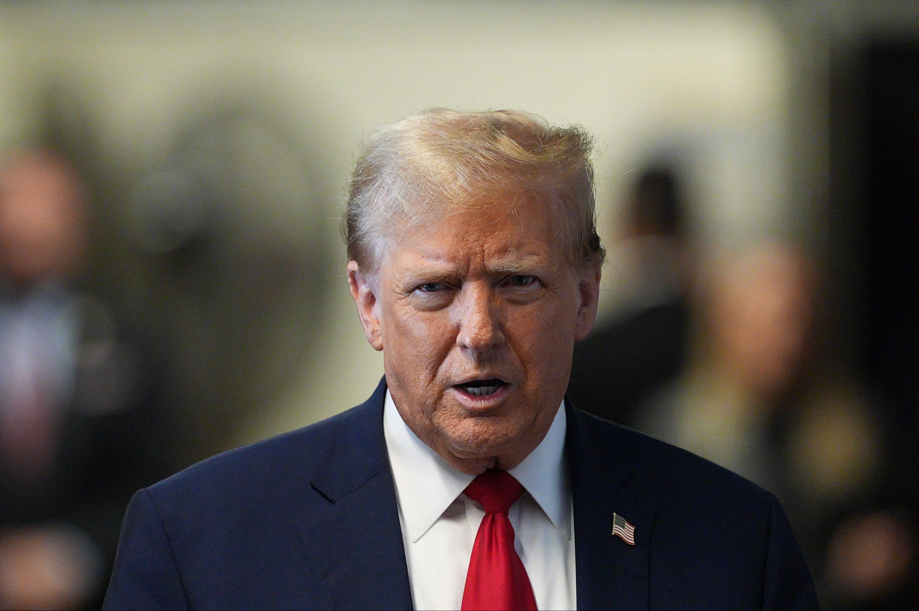 Trump'ın 'sus payı' davasında konuşma yasağına tepki gösterdi - 1. Resim