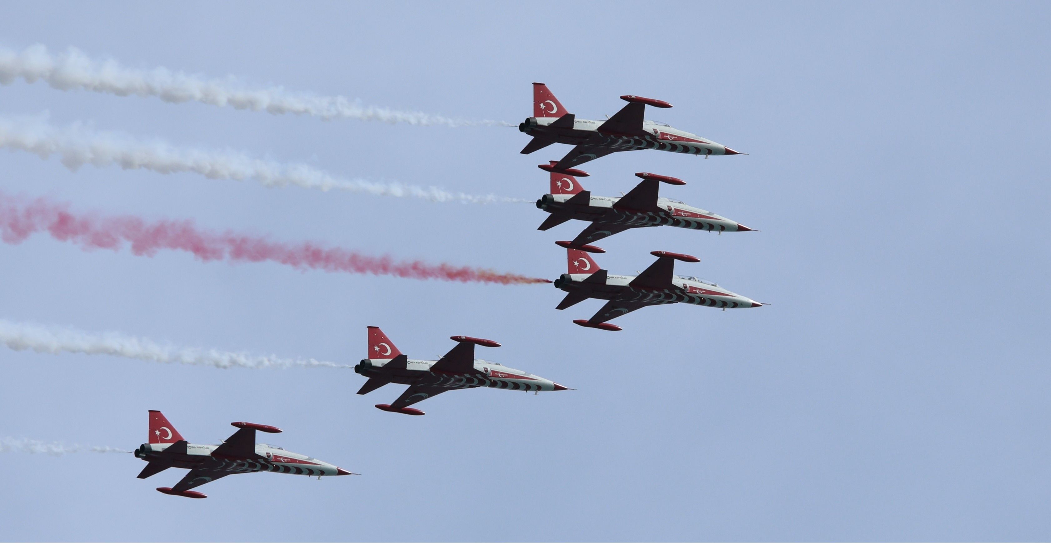Türk Yıldızları'ndan nefes kesen gösteri! On binler sahillere akın etti - 2. Resim