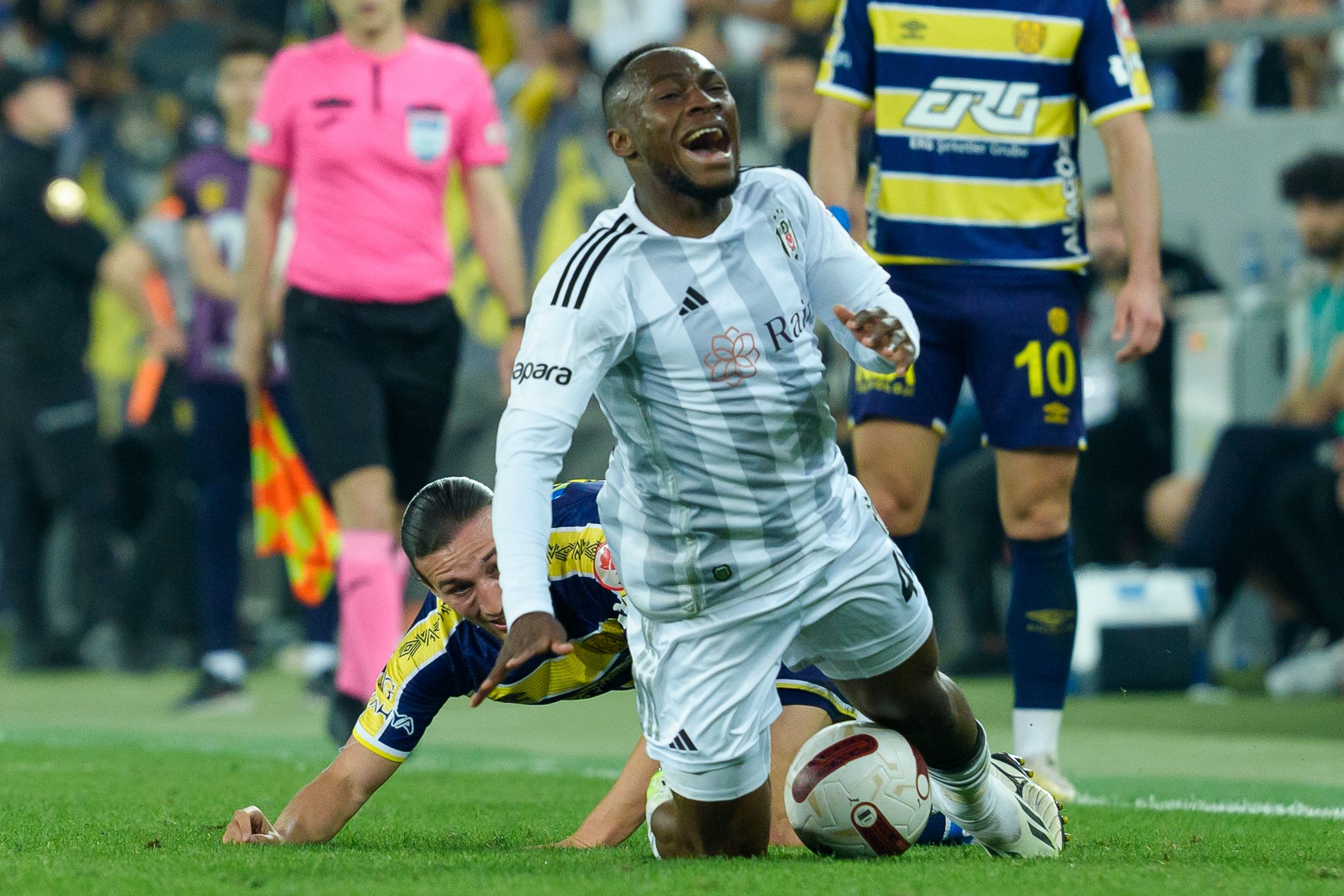 Ankara’da sessiz gece... Beşiktaş deplasmanda Ankaragücü ile berabere kaldı! Ankara’da sessiz gece... Beşiktaş deplasmanda Ankaragücü ile berabere kaldı! - 4. Resim