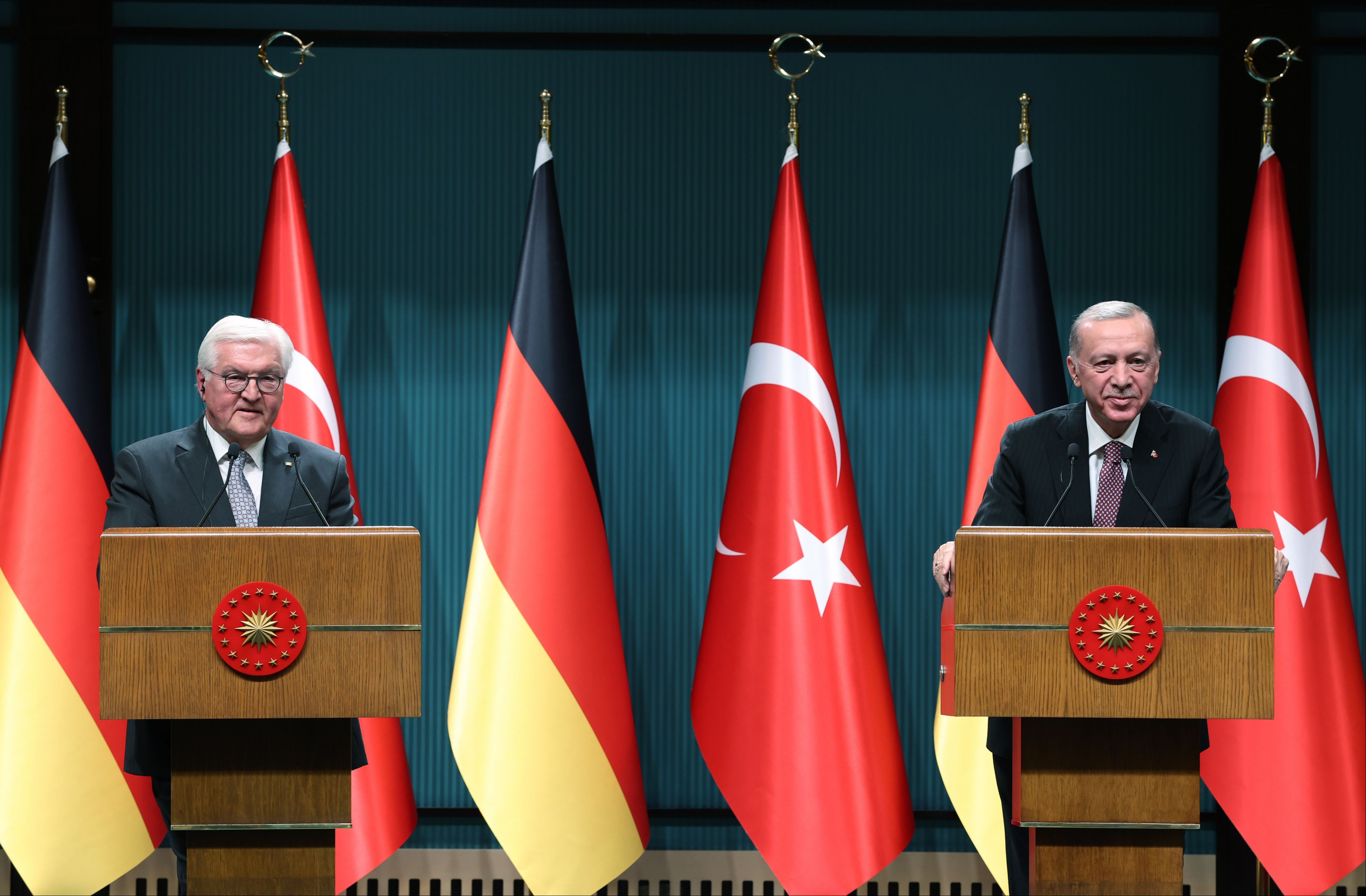 Erdoğan ve Steinmeier'den ortak açıklama: 'Ticarette hedef 60 milyar dolar, savunmada engeller aşılmalı' - 5. Resim