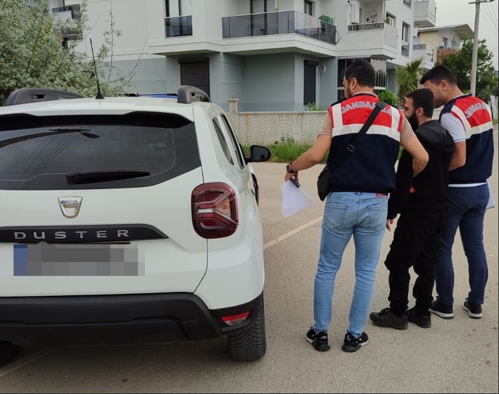 İzmir'de DEAŞ'a eş zamanlı kıskaç: 11 şüpheli gözaltında - 1. Resim