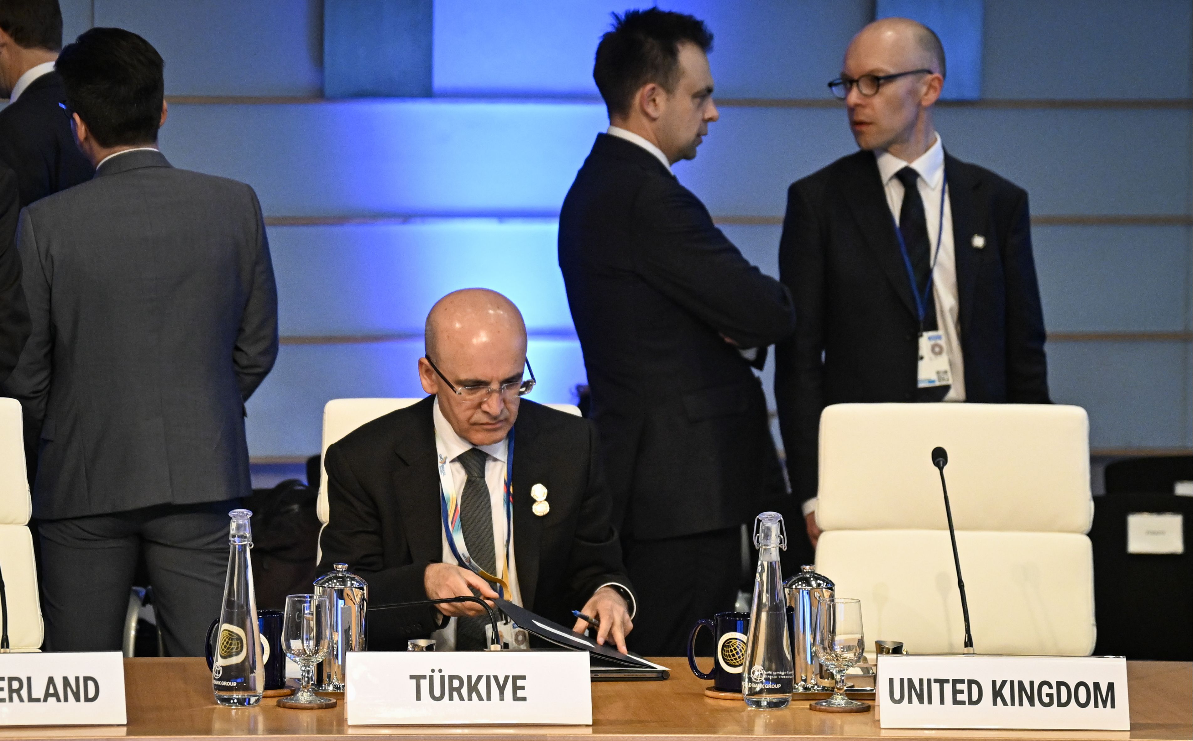 Mehmet Şimşek ABD'deki yatırımcı buluşmalarını değerlendirdi: Tek kelimeyle mükemmel Mehmet Şimşek ABD'deki yatırımcı buluşmalarını değerlendirdi: Tek kelimeyle mükemmel - 1. Resim