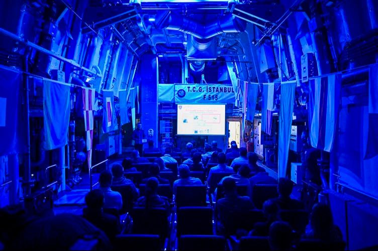 Yeni milli uçak gemisi yolda! TCG Anadolu'dan daha büyük bir  Yeni milli uçak gemisi yolda! TCG Anadolu'dan daha büyük bir