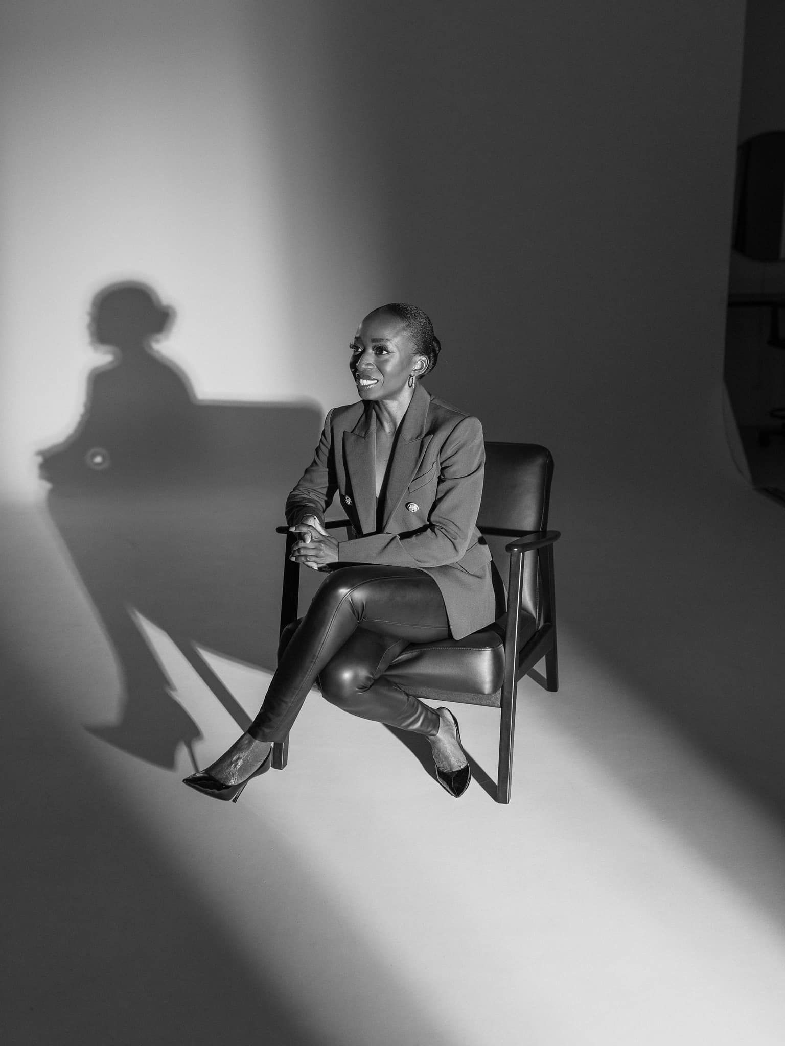 55 saat 24 saniye boyunca röportaj yaparak Guinness Dünya Rekoru'nu kıran kişi Nijerya'lı Clara Chizoba Kronborg 55 saat 24 saniye boyunca röportaj yaparak Guinness Dünya Rekoru'nu kıran kişi Nijerya'lı Clara Chizoba Kronborg - 1. Resim