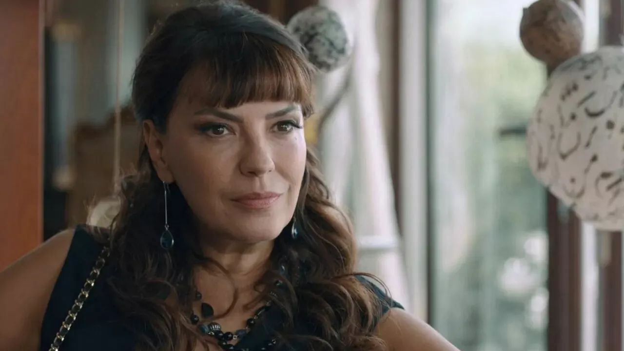 Aldatmak dizisinde Zennure karakterini Yeşim Salkım canlandırıyor Aldatmak dizisinde Zennure karakterini Yeşim Salkım canlandırıyor - 1. Resim
