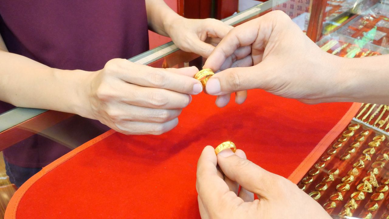 Farklı komisyon oranları ile kredi kartıyla döviz ve altın alınabiliyor - 1. Resim