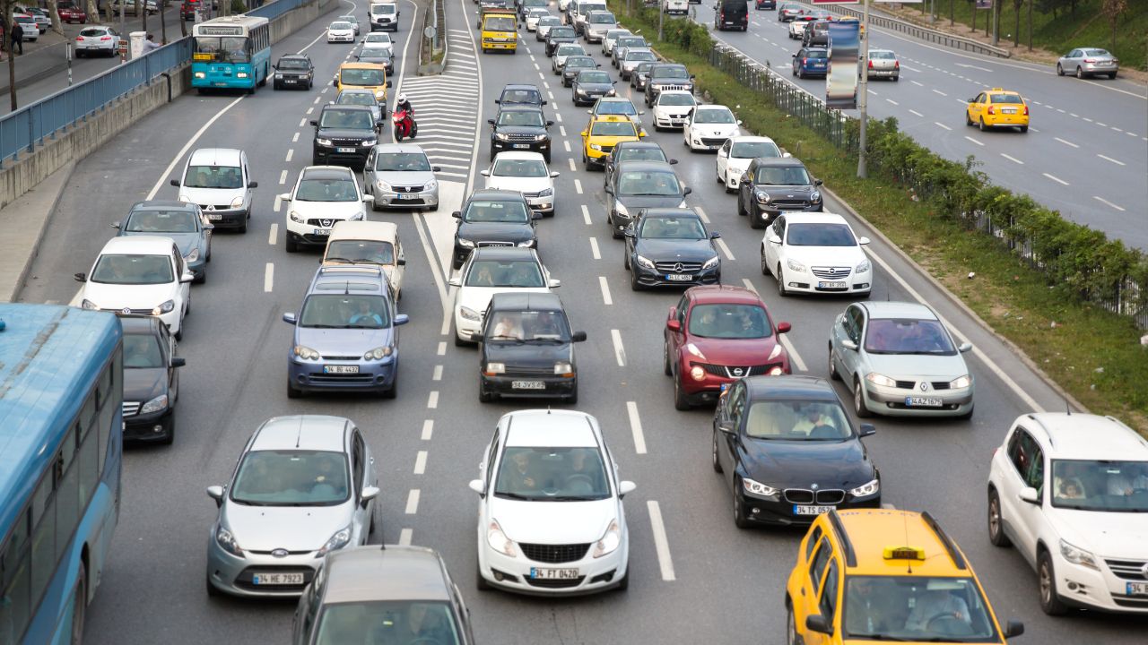 İstanbul’da trafik yoğunluğu %69’a çıktı İstanbul’da trafik yoğunluğu %69’a çıktı - 1. Resim