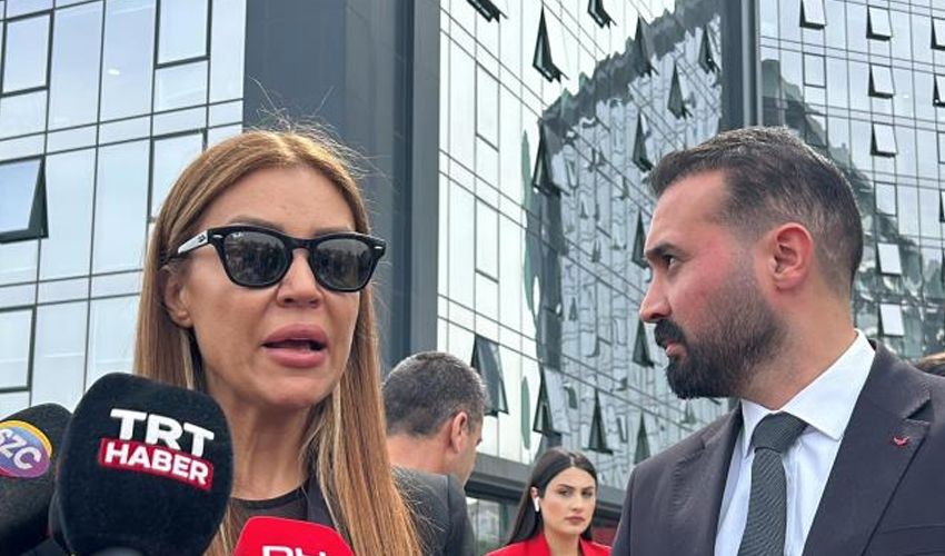 Mahkeme sonrası ortalık karıştı: Banu Parlak’ın yüzüne tükürdüler! ‘Çocuğumun can güvenliğinden endişe ediyorum’ Mahkeme sonrası ortalık karıştı: Banu Parlak’ın yüzüne tükürdüler! ‘Çocuğumun can güvenliğinden endişe ediyorum’ - 3. Resim