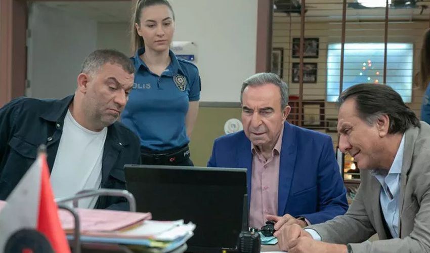 Şevket Çoruh, ‘Mesut Komiser’ rolüyle Arka Sokaklar’a geri döndü! Fragman yayınlandı, seyirci çıldırdı - 1. Resim