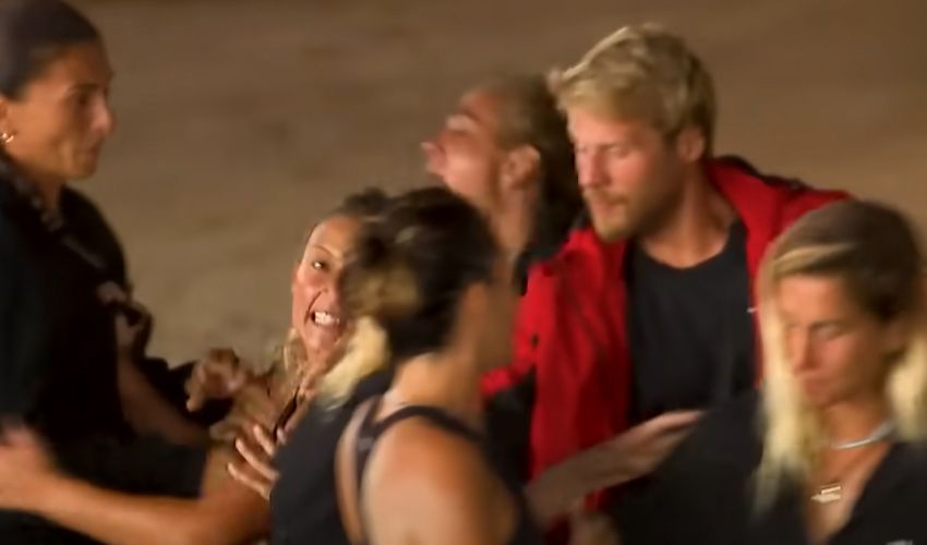 Survivor’da Berna elendi, ortalık karıştı! Aleyna ile birbirlerine girdiler - 1. Resim
