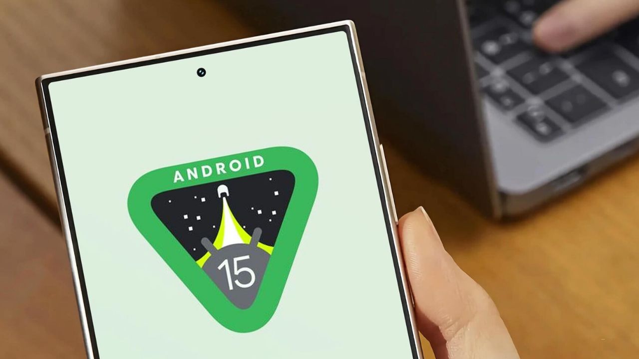 Android 15’in yeni özelliği tüm uygulamalarda karanlık mod imkanı sunacak - 1. Resim