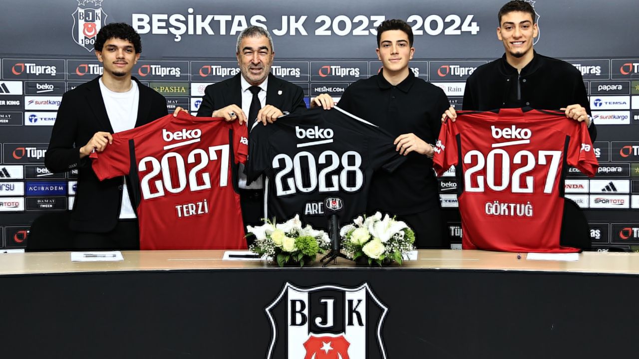 Beşiktaş'tan Fenerbahçe derbisi öncesi sürpriz hamle! 4 futbolcuyla yeni sözleşme imzalandı - 1. Resim