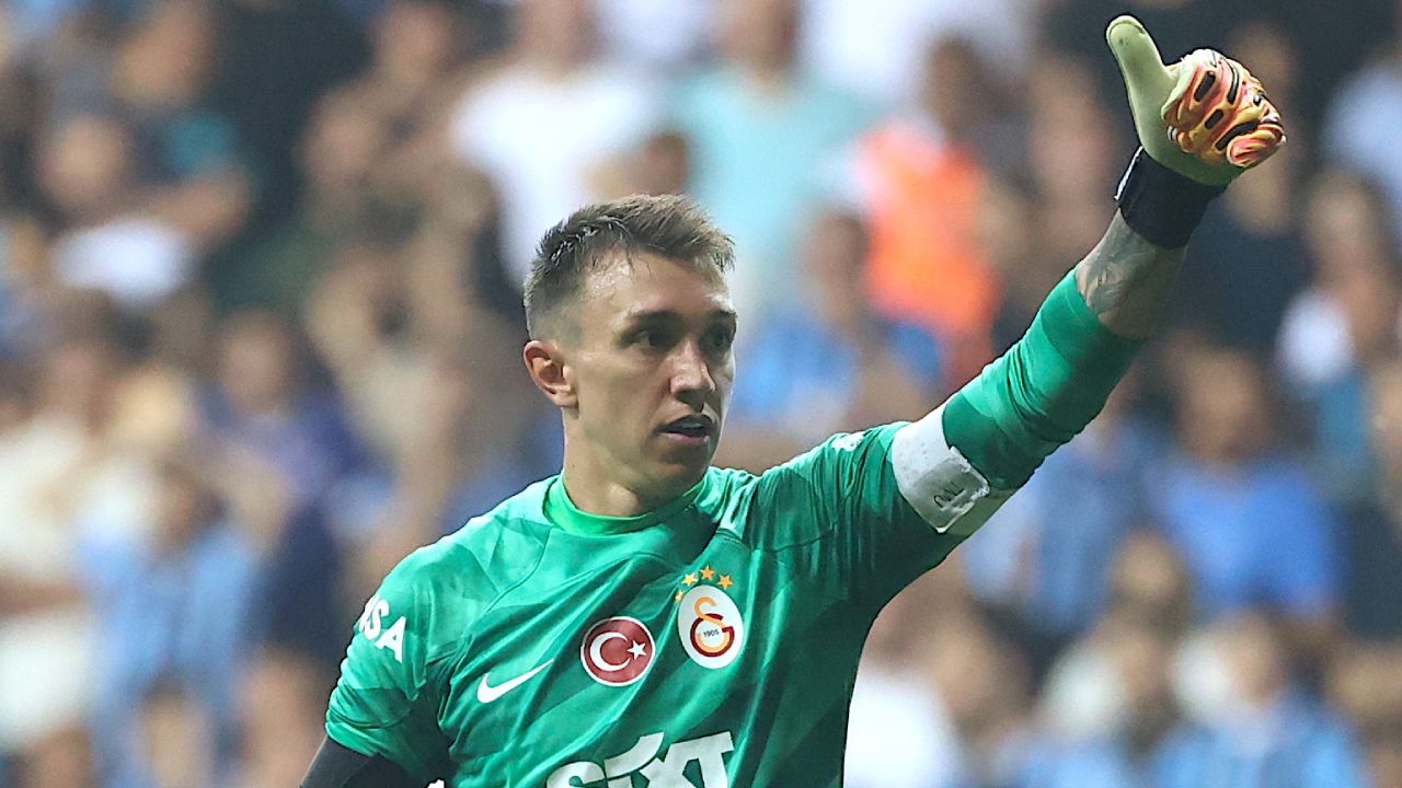 Fernando Muslera, Süper Lig tarihine geçti - 1. Resim