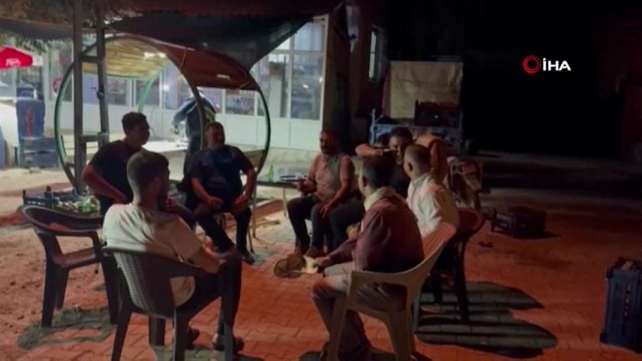 Gaziantep'te vatandaşlar gece yarısı sokağa döküldü! Önce ışık sonra patlama sesi... Gaziantep'te vatandaşlar gece yarısı sokağa döküldü! Önce ışık sonra patlama sesi... - 5. Resim