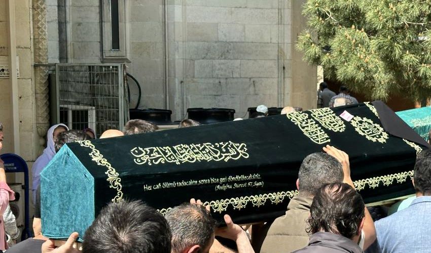 Rezidansta korkunç cinayet! Öldürülen kadın ünlü şarkıcı Yalın’ın kuzeni çıktı - 3. Resim