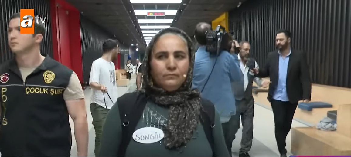 Esra Erol’da çocuk gelin skandalı! Yayın ihbar kabul edildi, Berfin İpkin’i 98 bin TL’ye satan aile gözaltına alındı - 4. Resim