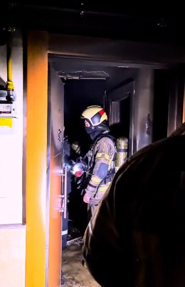 Karısı boşanmak istedi diye herkese dehşeti yaşattı! Gece yarısı kendilerini sokağa attılar - 3. Resim