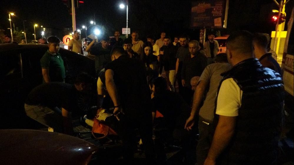 Malatya'da gece yarısı feci kaza! Ortalık savaş alanına döndü, yaralılar var... Malatya'da gece yarısı feci kaza! Ortalık savaş alanına döndü, yaralılar var... - 1. Resim