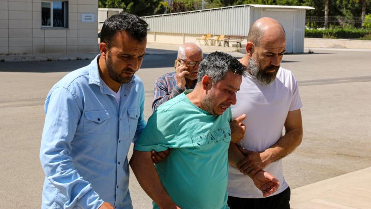 Trafikte sözlü tartışma dehşeti: Ailesinin gözü önünde katledildi! Trafikte sözlü tartışma dehşeti: Ailesinin gözü önünde katledildi! - 1. Resim