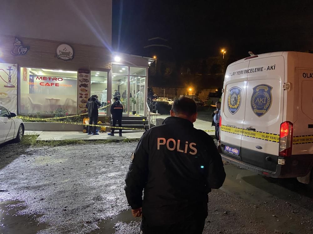 Bağcılar'da bir kafeyi silahla taradılar, yaralılar var - 2. Resim