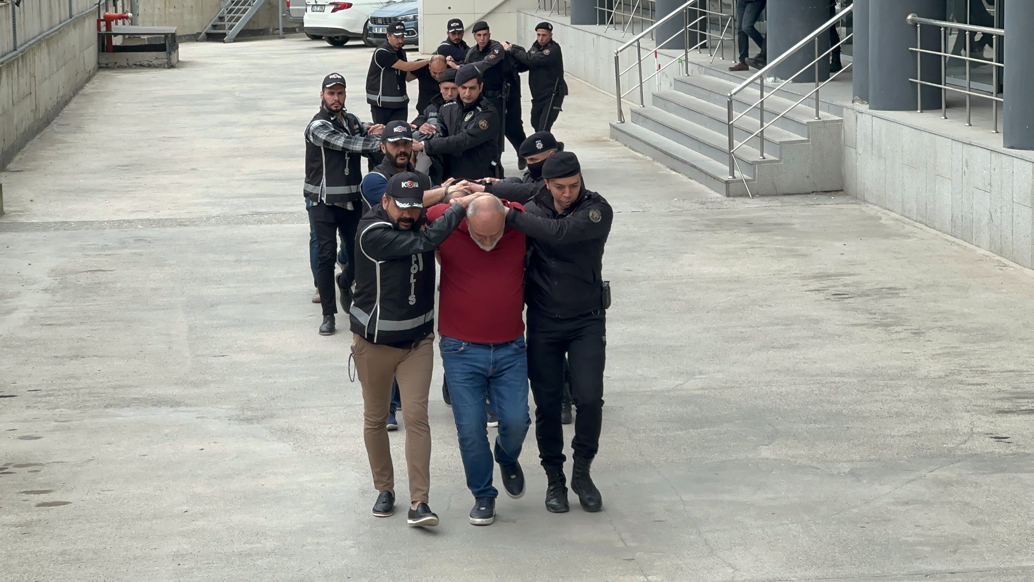 Çetenin başı İnegöllü iş kadını 'Hanımağa' çıktı: Suç örgütünde dikkat çeken 'tetikçi' detayı - 2. Resim