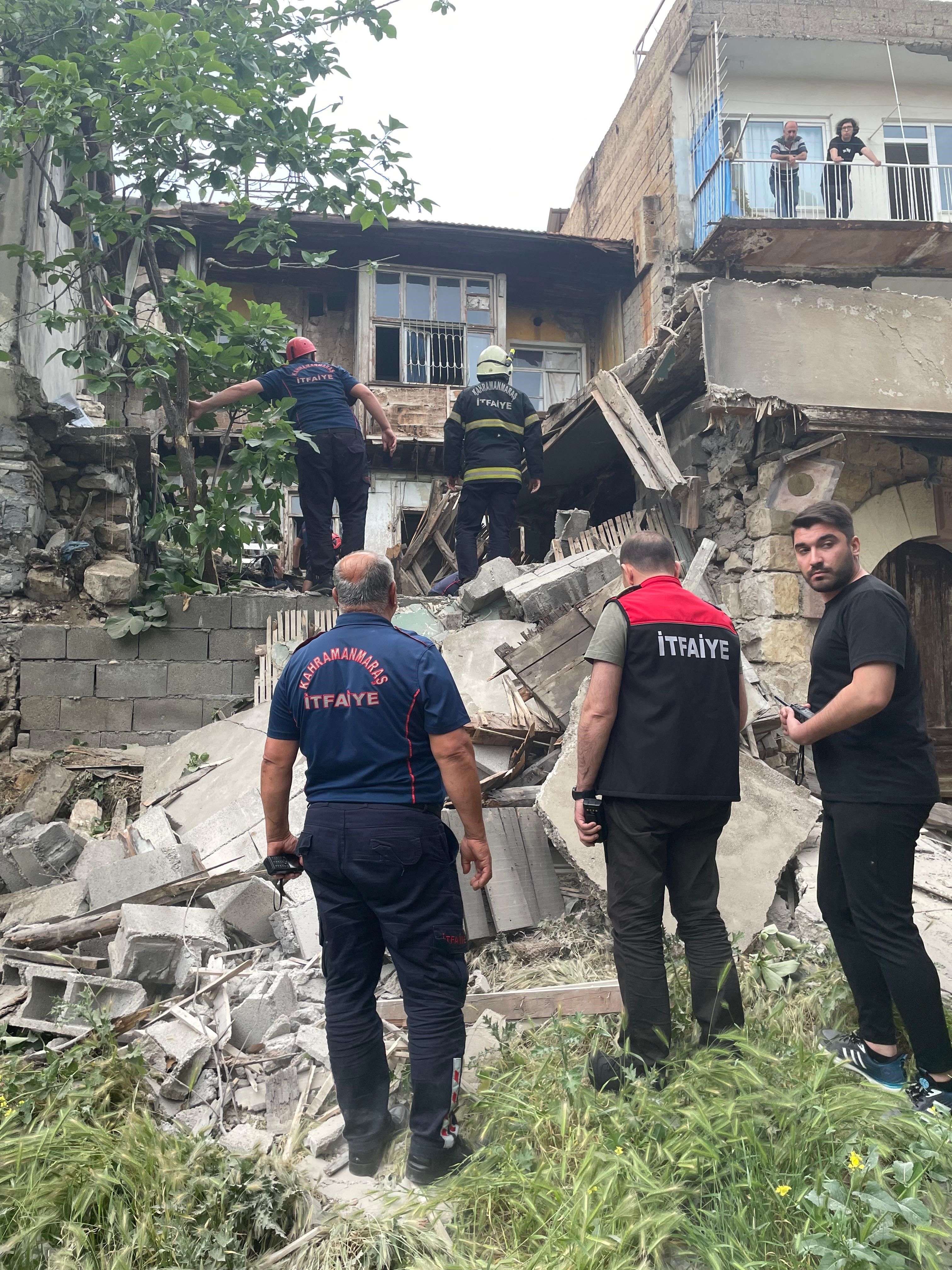 Deprem bölgesinde iki katlı ev bir anda çöktü! AFAD ekipleri arama çalışması başlattı - 2. Resim