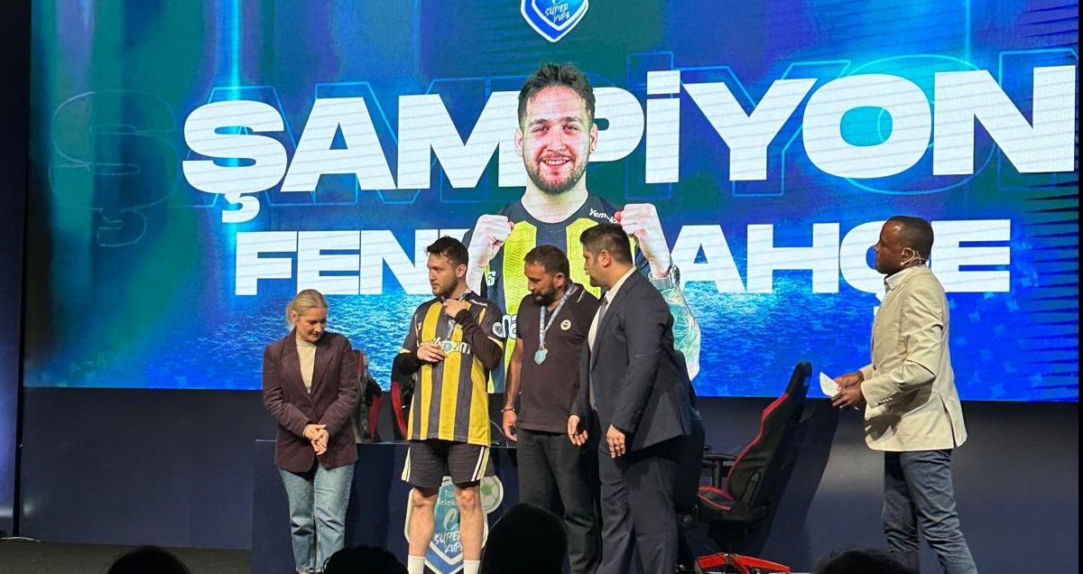 eSpor arenasında zafer! Fenerbahçe, Türk Telekom eSüper Kupa'nın sahibi oldu! - 2. Resim